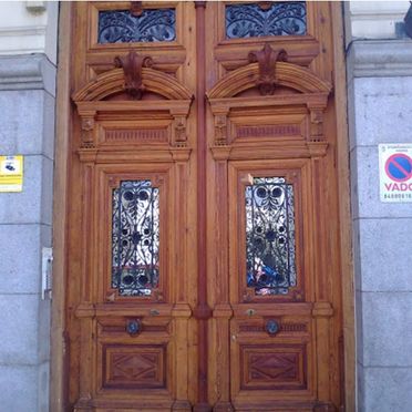 Juan Carlos Rodríguez - Restaurador de Muebles restauración de puertas de portal